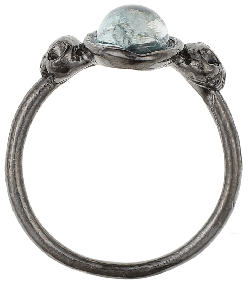 Skull Ring with stone
